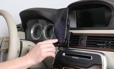 Brodit Qi trdls aktiv holder med cig-stik 718191