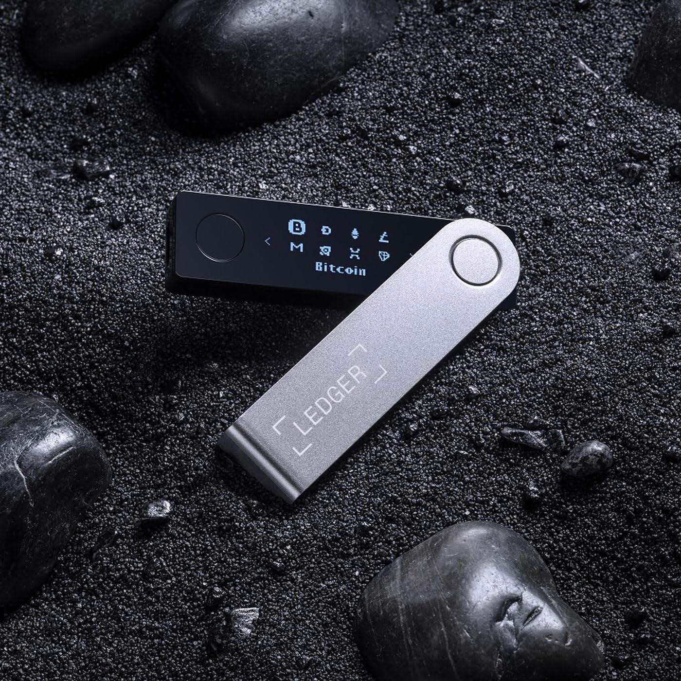 Ledger Nano S Plus - crypto - hardware wallet